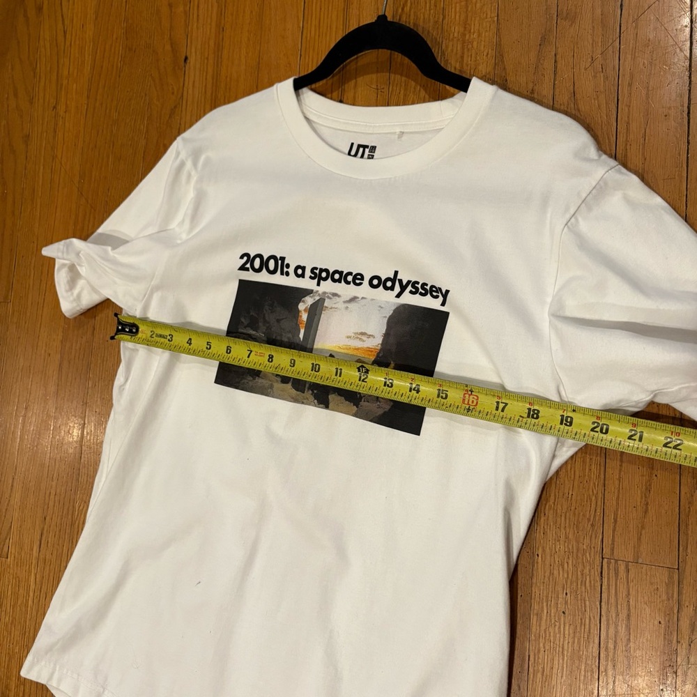 Uniqlo Stanley Kubrick 2001: A Space Odyssey T-Shirt Limited Edition - Picture 9 of 10